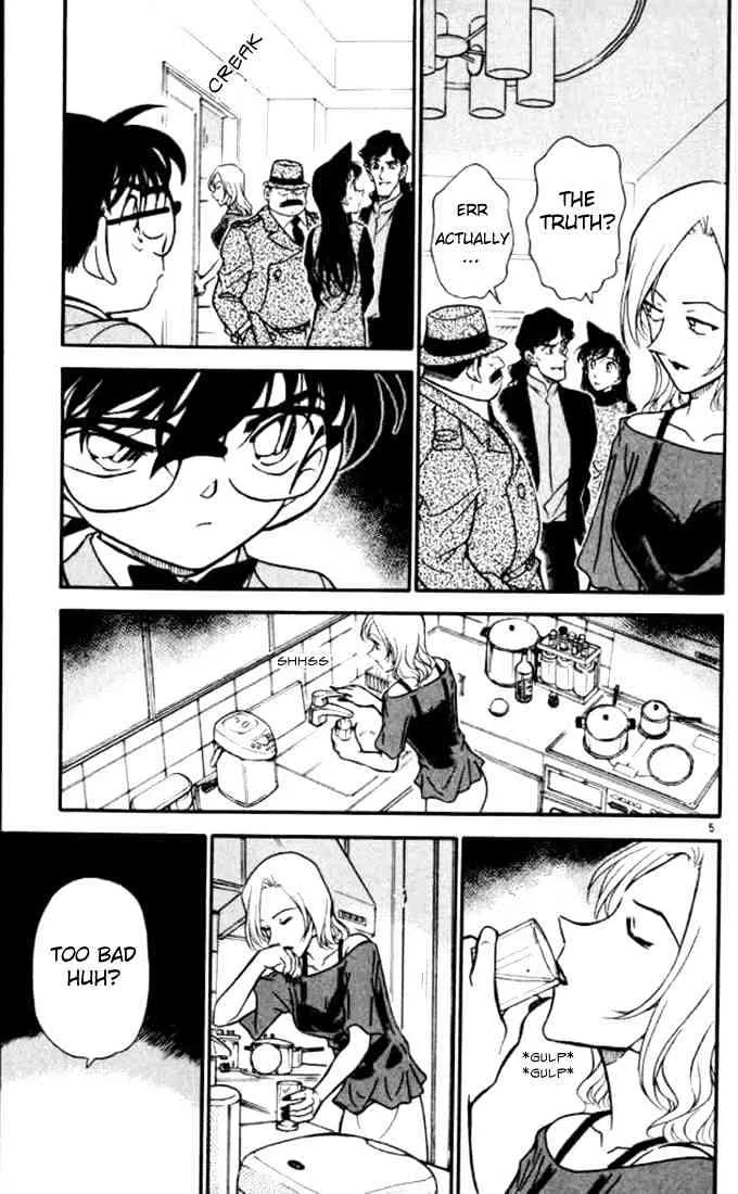 DETECTIVE CONAN - Page 4